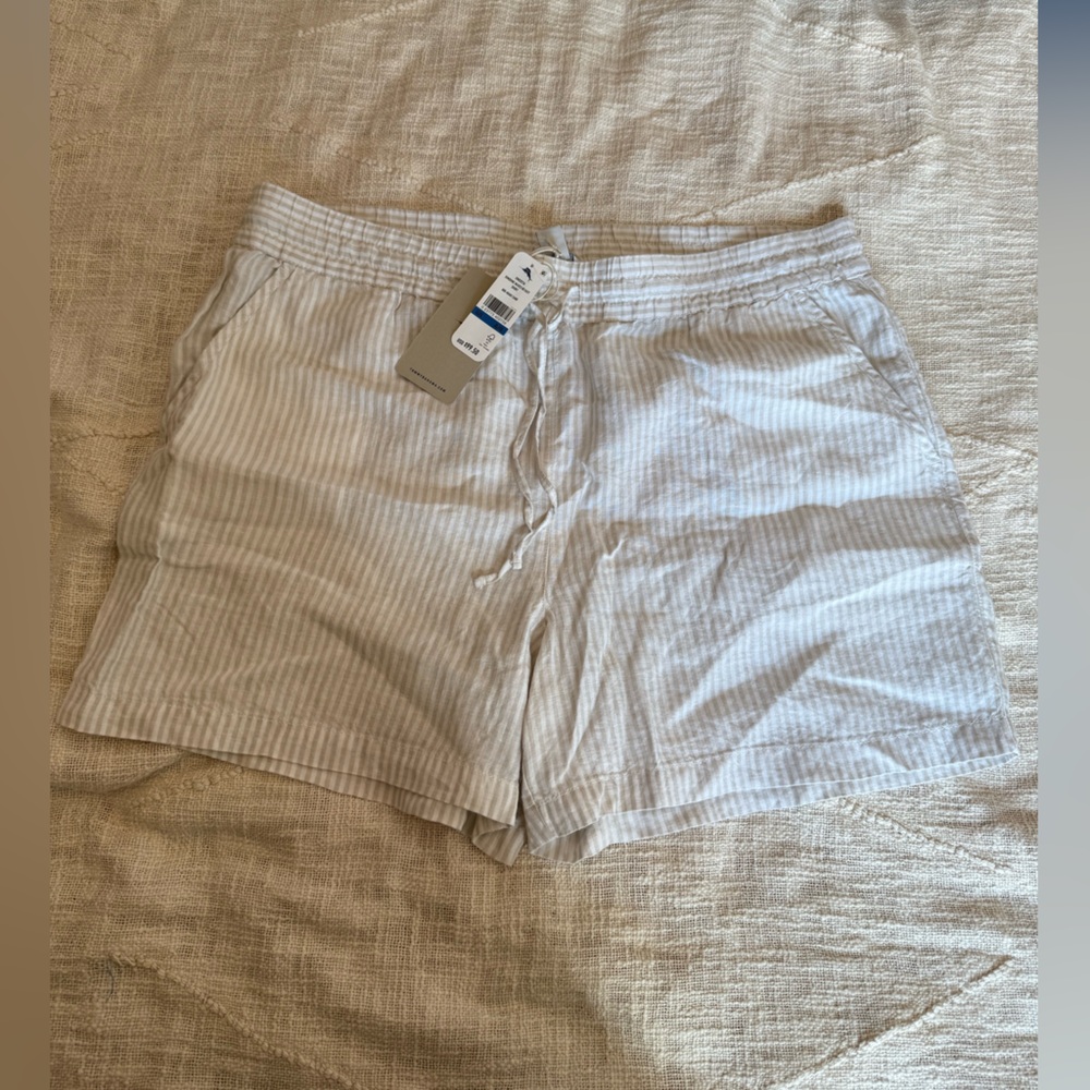 Tommy Bahama Pinstripe Shorts - Size XL - NWT!! 💕